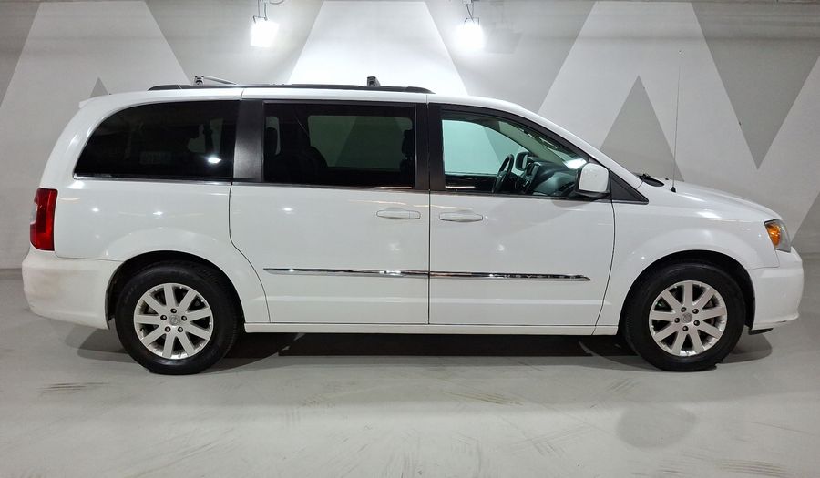 Chrysler Town & Country 3.6 TOURING PIEL Minivan 2015