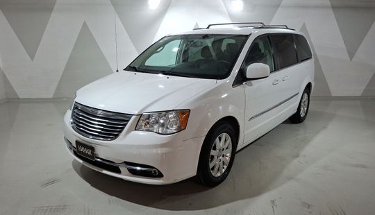 Chrysler • Town & Country