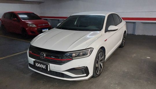 Volkswagen • Jetta