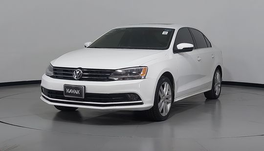 Volkswagen • Jetta