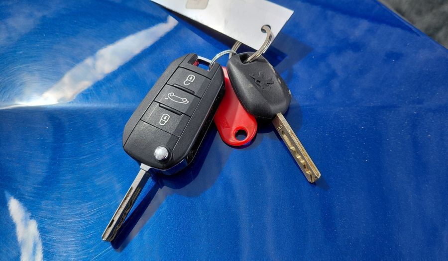 Peugeot 208 1.6L ACTIVE TIPTRONIC Hatchback 2023