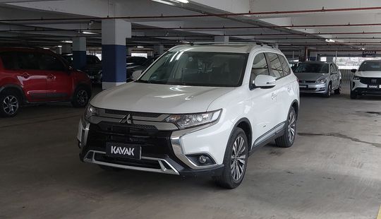 Mitsubishi • Outlander