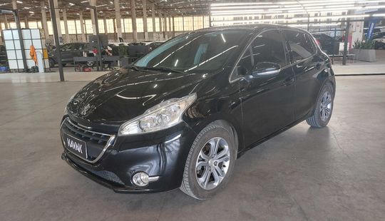 Peugeot • 208