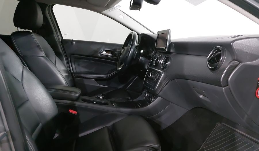 Mercedes Benz Clase Gla 1.6 GLA 200 DCT Suv 2019
