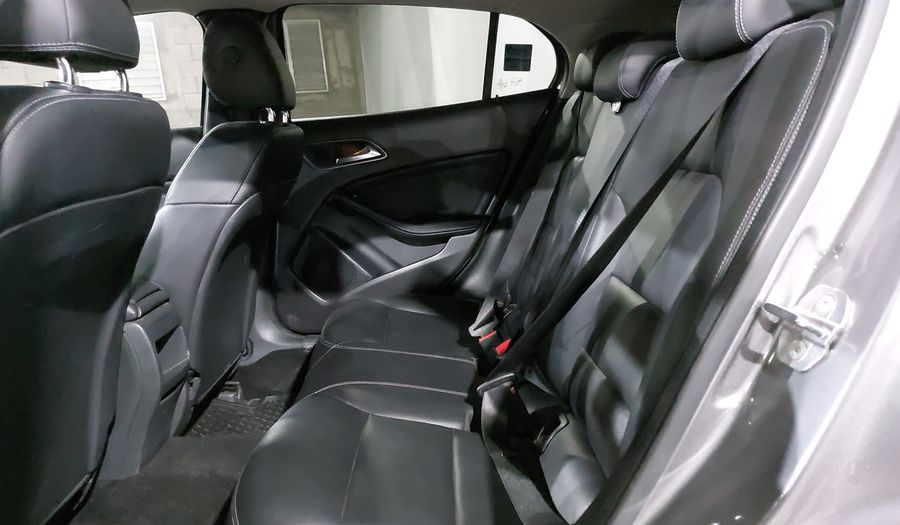 Mercedes Benz Clase Gla 1.6 GLA 200 DCT Suv 2019