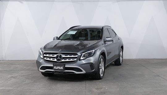 Mercedes Benz • Clase GLA
