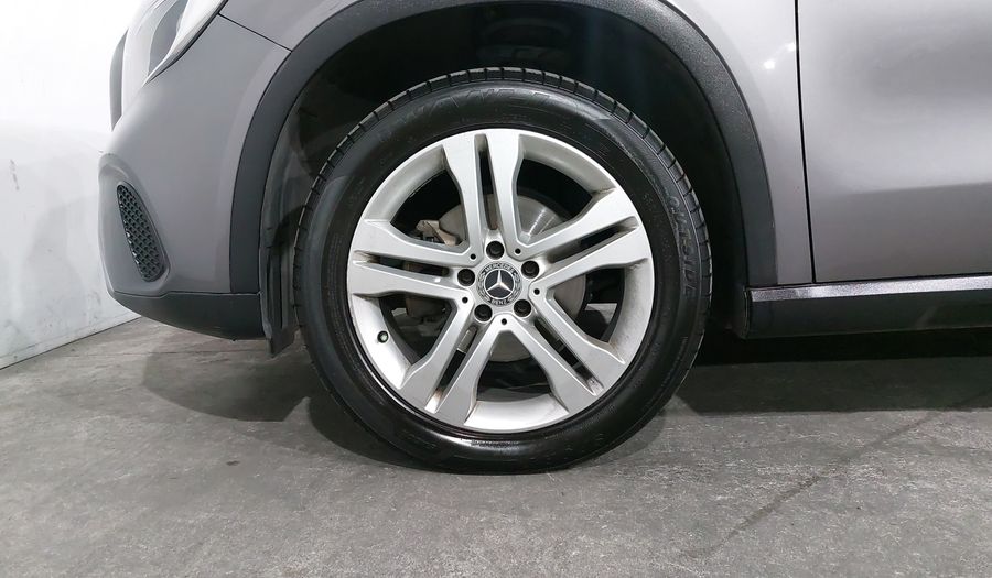 Mercedes Benz Clase Gla 1.6 GLA 200 DCT Suv 2019