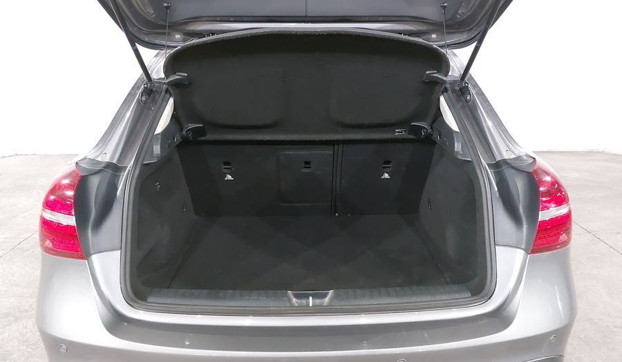 Mercedes Benz Clase Gla 1.6 GLA 200 DCT Suv 2019