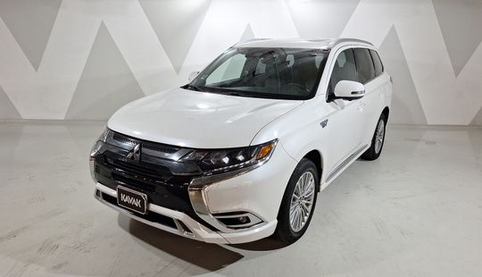Mitsubishi • Outlander
