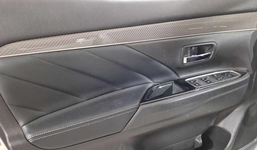Mitsubishi Outlander 2.0 PHEV LIMITED AUTO 4WD Suv 2019