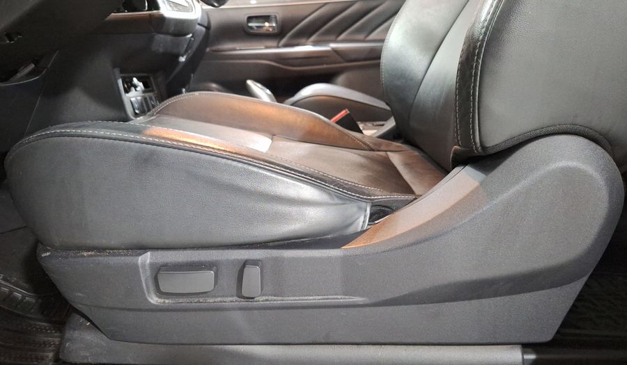 Mitsubishi Outlander 2.0 PHEV LIMITED AUTO 4WD Suv 2019