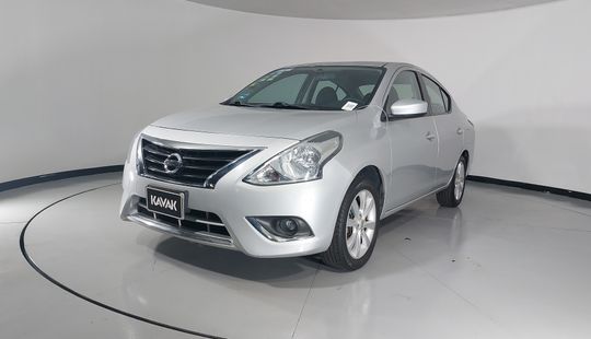 Nissan • Versa