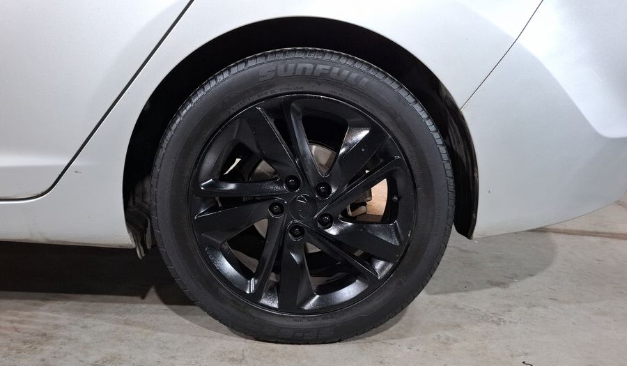 Hyundai Elantra 1.8 LIMITED TECH AT Sedan 2015
