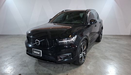Volvo • XC40