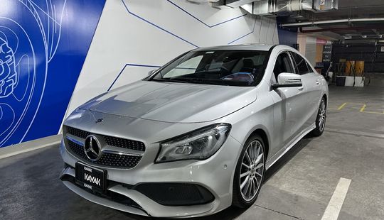 Mercedes Benz • Clase CLA