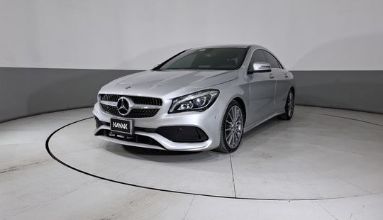 Mercedes Benz • Clase CLA
