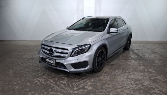 Mercedes Benz • Clase GLA