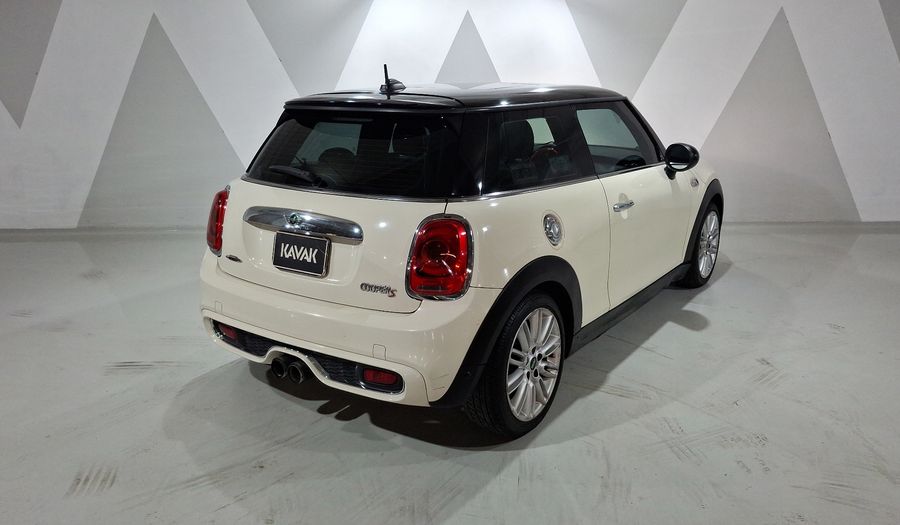 Mini Cooper S 2.0 COOPER HOT CHILI AT Hatchback 2016