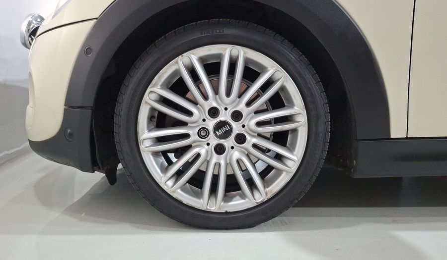 Mini Cooper S 2.0 COOPER HOT CHILI AT Hatchback 2016