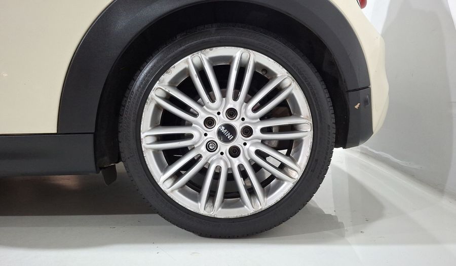 Mini Cooper S 2.0 COOPER HOT CHILI AT Hatchback 2016