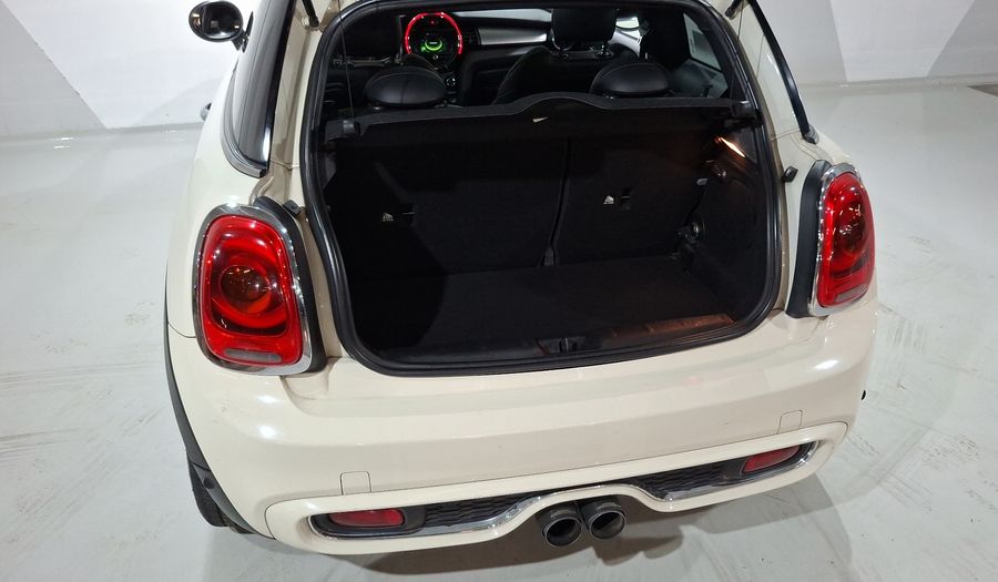 Mini Cooper S 2.0 COOPER HOT CHILI AT Hatchback 2016