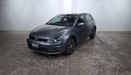 Volkswagen • Golf