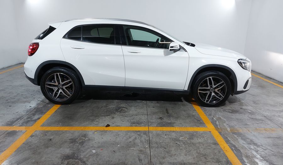 Mercedes Benz Clase Gla 1.6 GLA 200 SPORT DCT Suv 2019