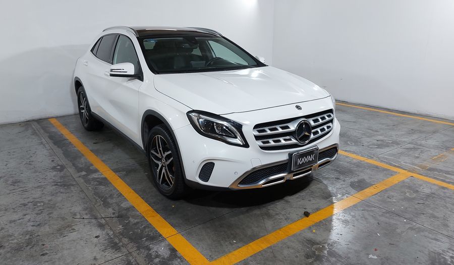 Mercedes Benz Clase Gla 1.6 GLA 200 SPORT DCT Suv 2019