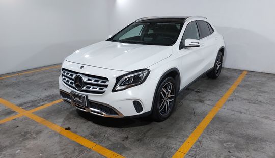 Mercedes Benz • Clase GLA