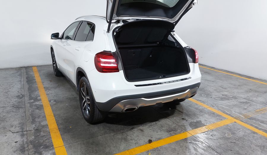 Mercedes Benz Clase Gla 1.6 GLA 200 SPORT DCT Suv 2019