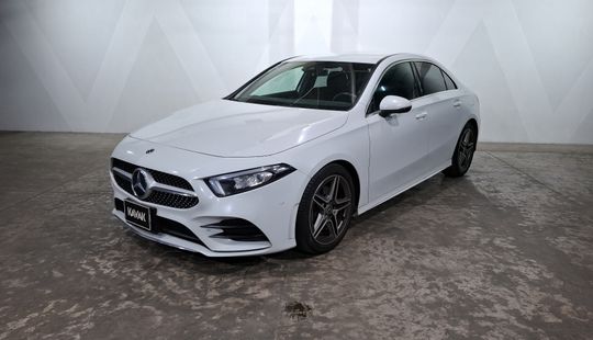 Mercedes Benz • Clase A