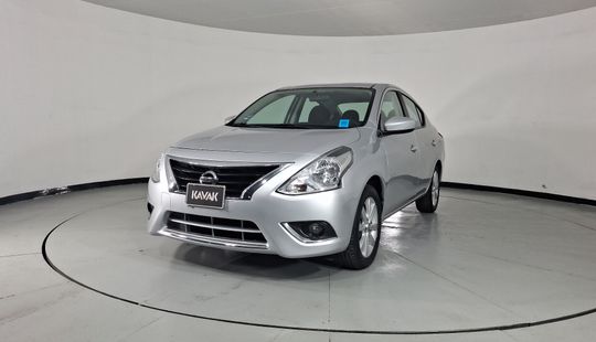 Nissan • Versa