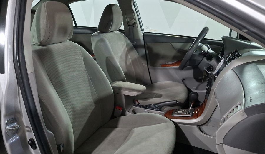 Toyota Corolla 1.8 XLE AT Sedan 2010
