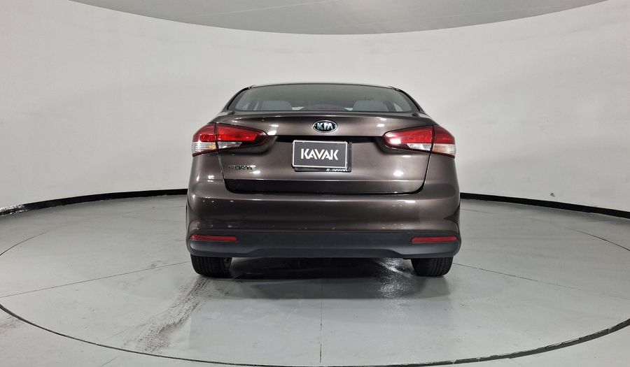Kia Forte 2.0 L MT Sedan 2017