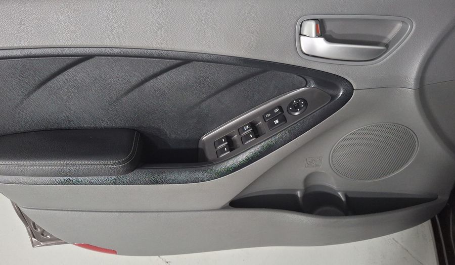 Kia Forte 2.0 L MT Sedan 2017