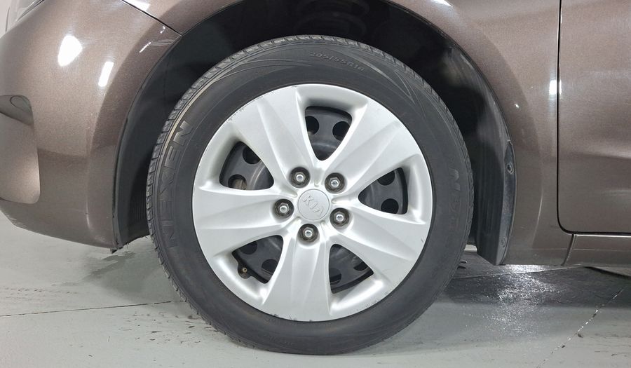 Kia Forte 2.0 L MT Sedan 2017