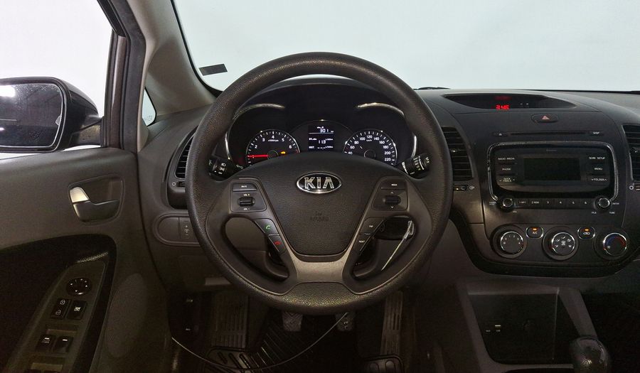 Kia Forte 2.0 L MT Sedan 2017