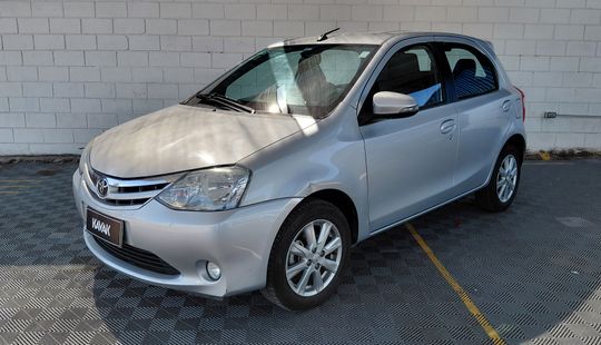 Toyota • Etios