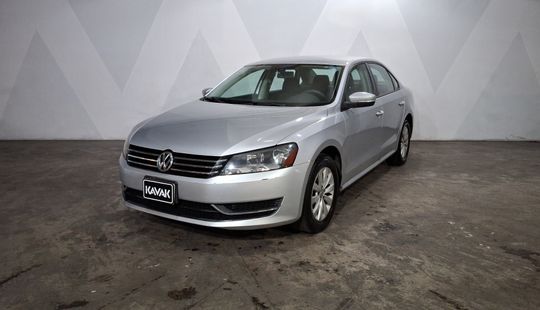 Volkswagen • Passat