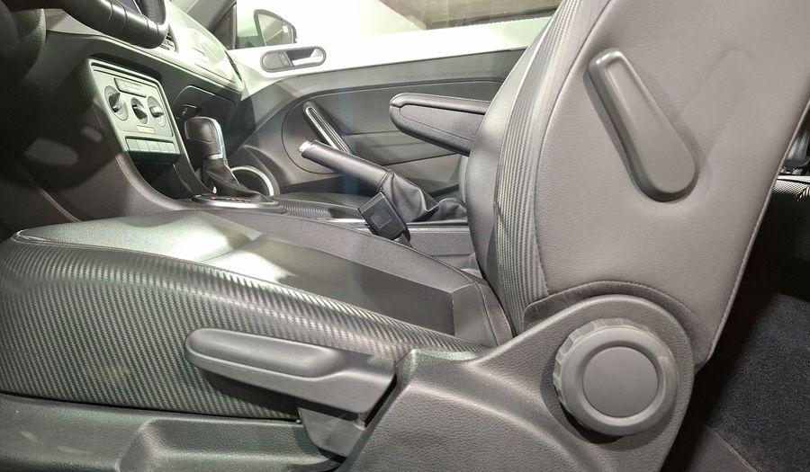 Volkswagen Beetle 2.5 SPORTLINE TIPTRONIC Hatchback 2016