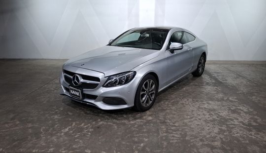 Mercedes Benz • Clase C