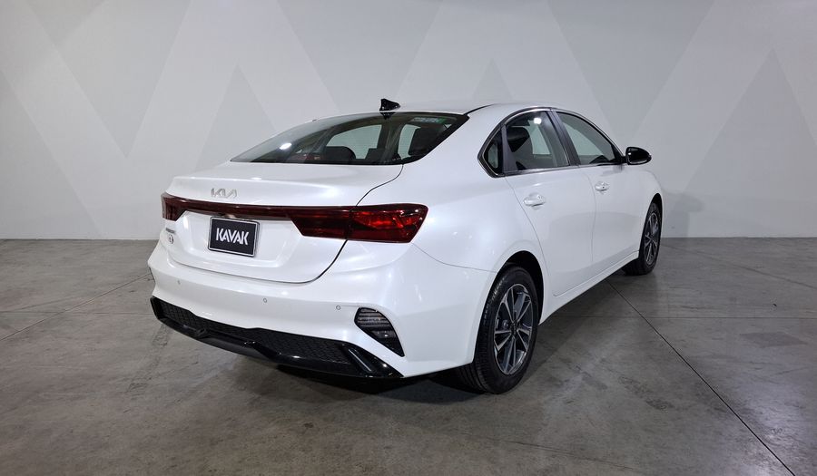 Kia Forte 2.0 EX IVT Sedan 2024