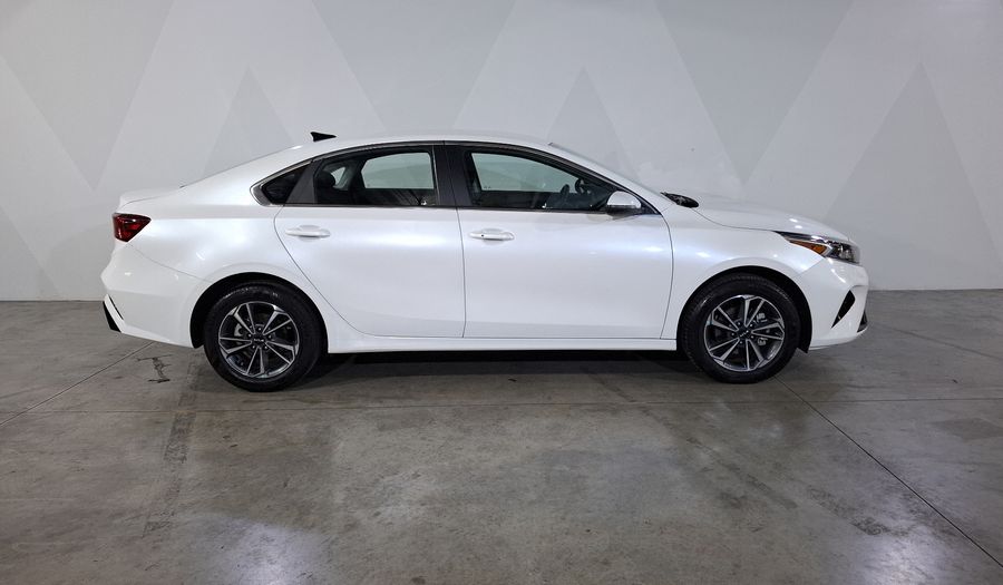 Kia Forte 2.0 EX IVT Sedan 2024
