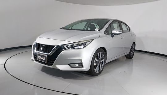 Nissan • Versa