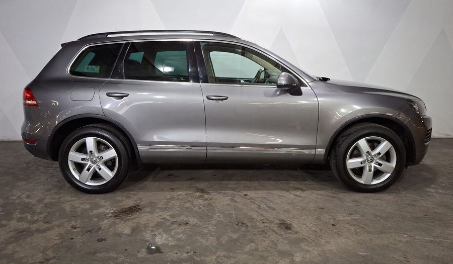 Volkswagen Touareg 3.0 V6 TDI 4WD TIPTRONIC Suv 2013