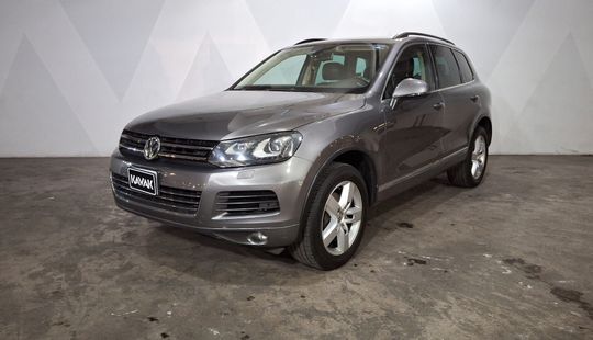 Volkswagen • Touareg