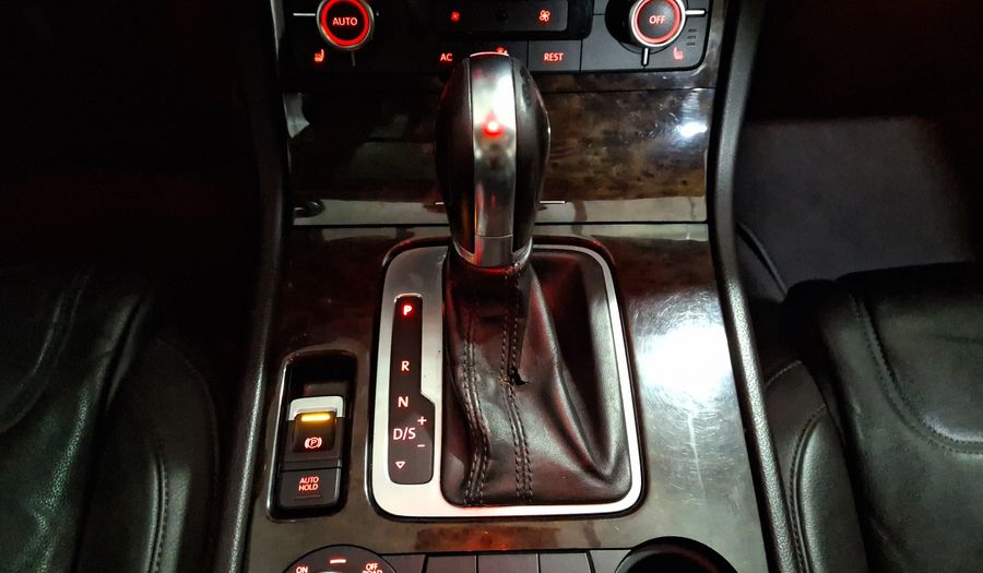 Volkswagen Touareg 3.0 V6 TDI 4WD TIPTRONIC Suv 2013