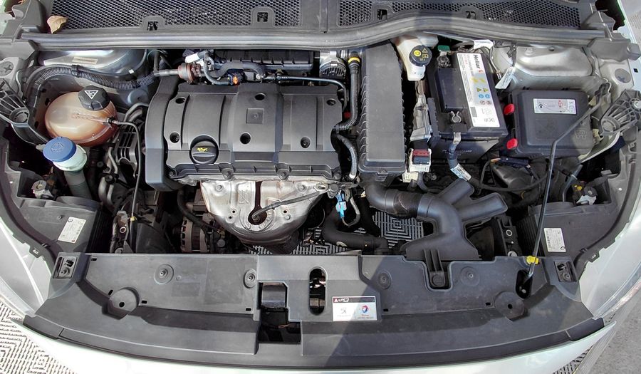 Peugeot 208 1.6L ALLURE Hatchback 2021