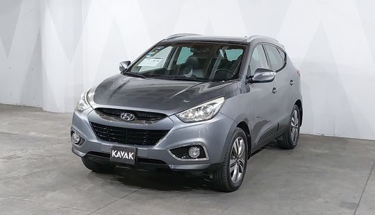 2015 • 120,179 km • Automático