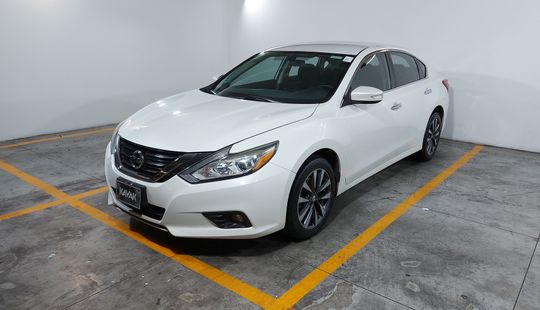 Nissan • Altima